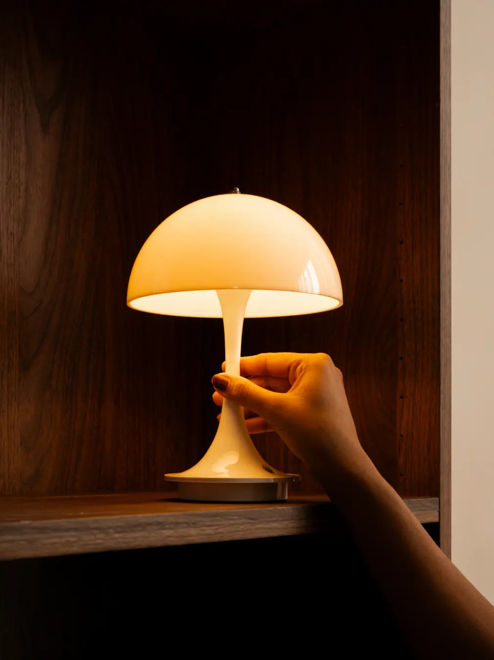 Nova Pure White Portable Mushroom Lamp