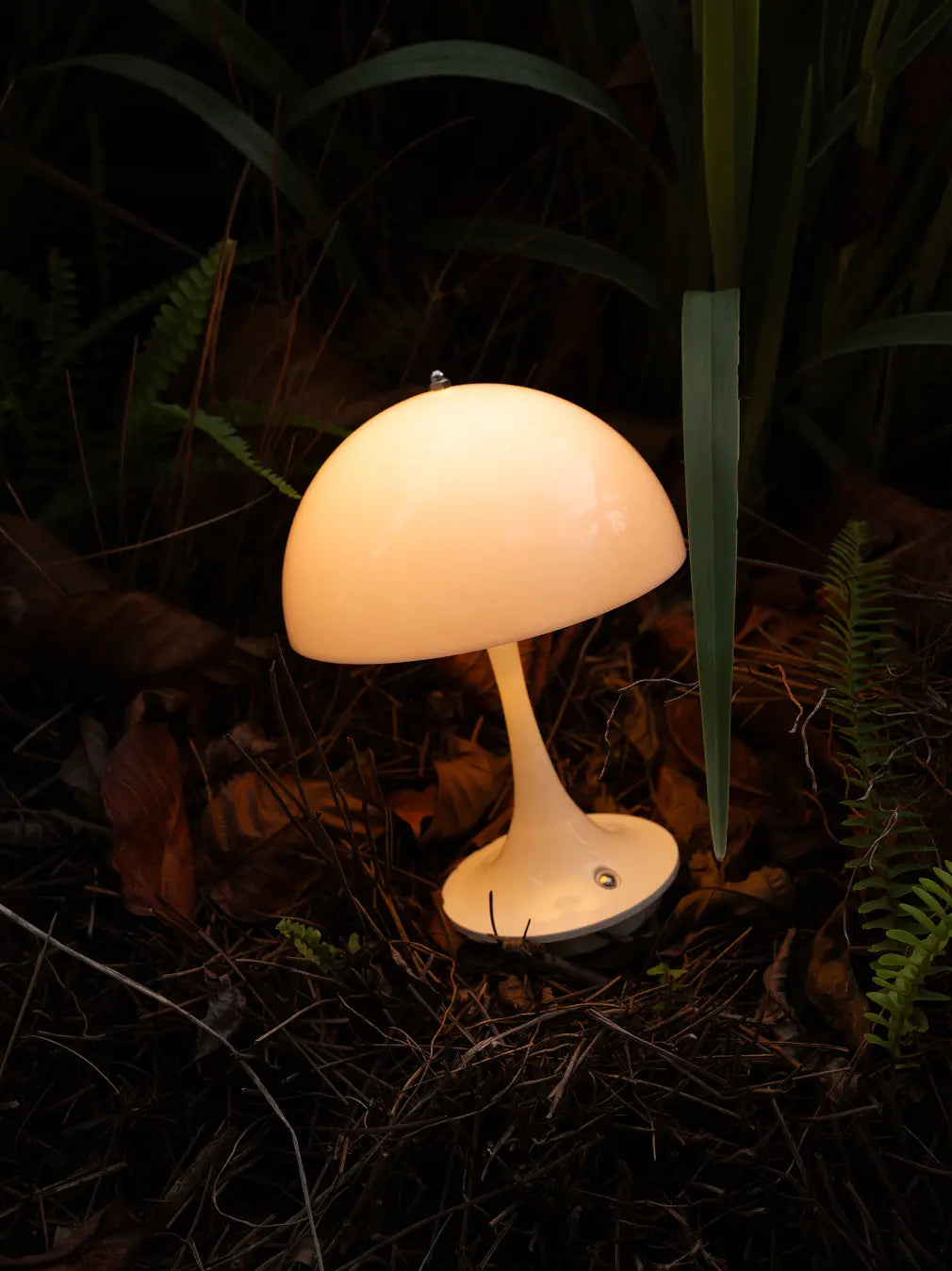 Nova Pure White Portable Mushroom Lamp