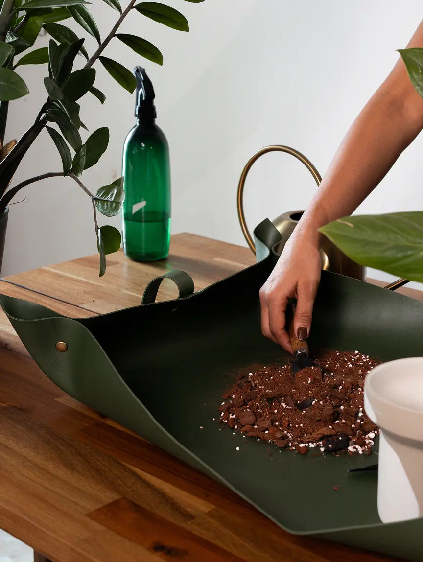 indoor plant potting mat Solum Olive Potting Mat: Waterproof Gardening Mat